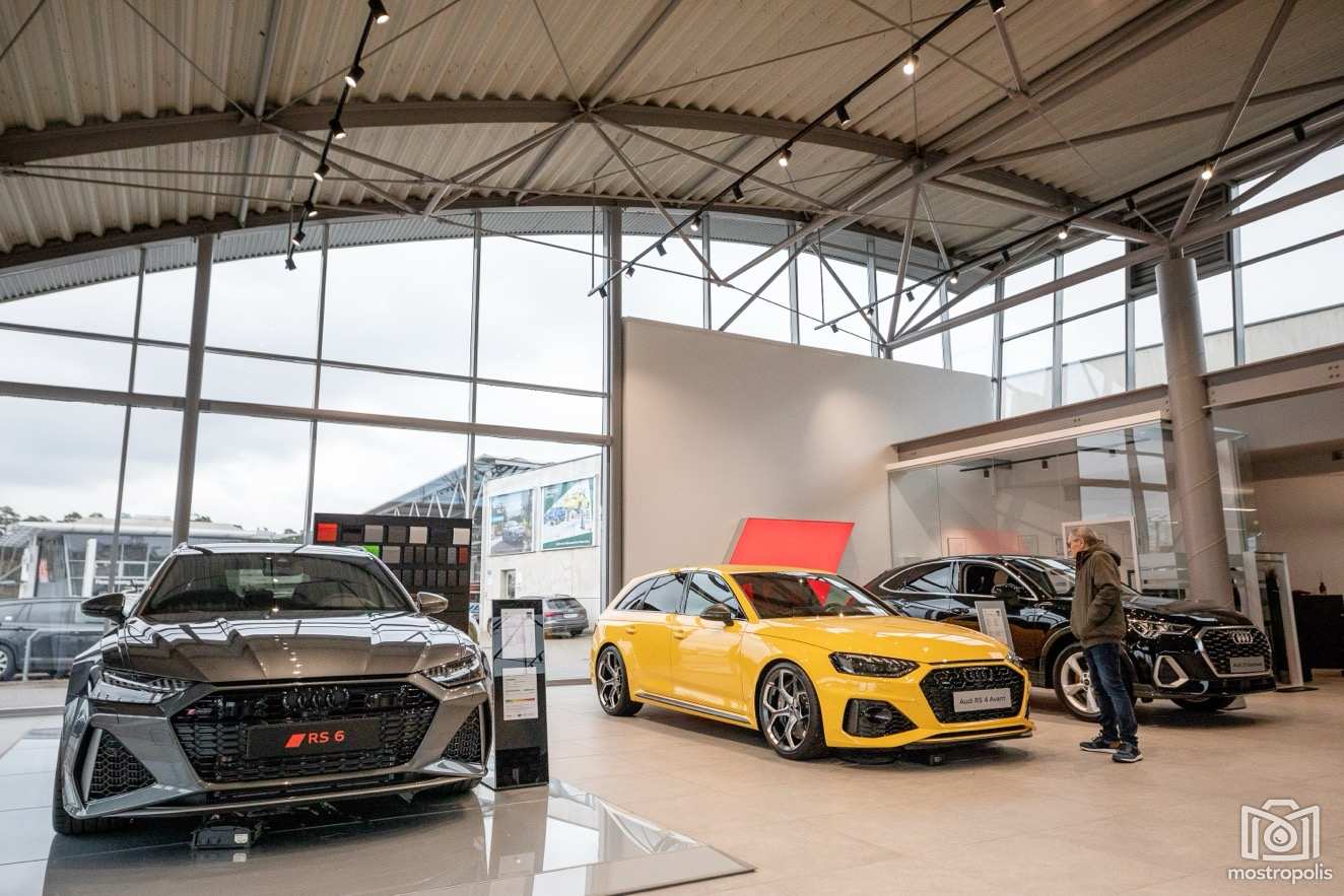 Senker - Audi Showroom 005.jpg