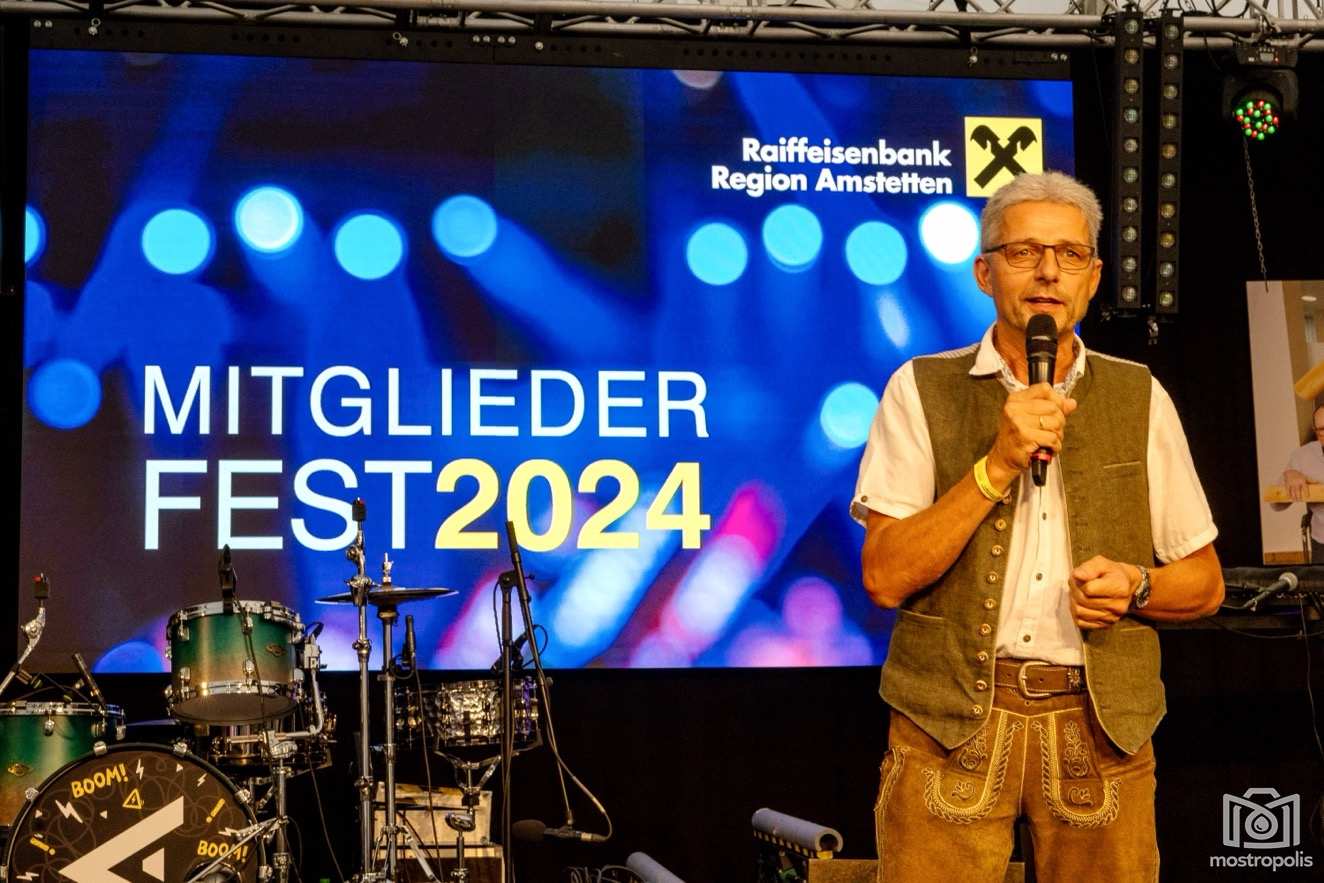 Raiffeisen Amstetten 2024 Mitgliederfest NeumY 001.jpg